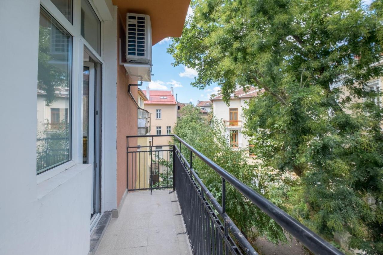 Bluewaveplace - Contemporary Home In Center Of София Экстерьер фото